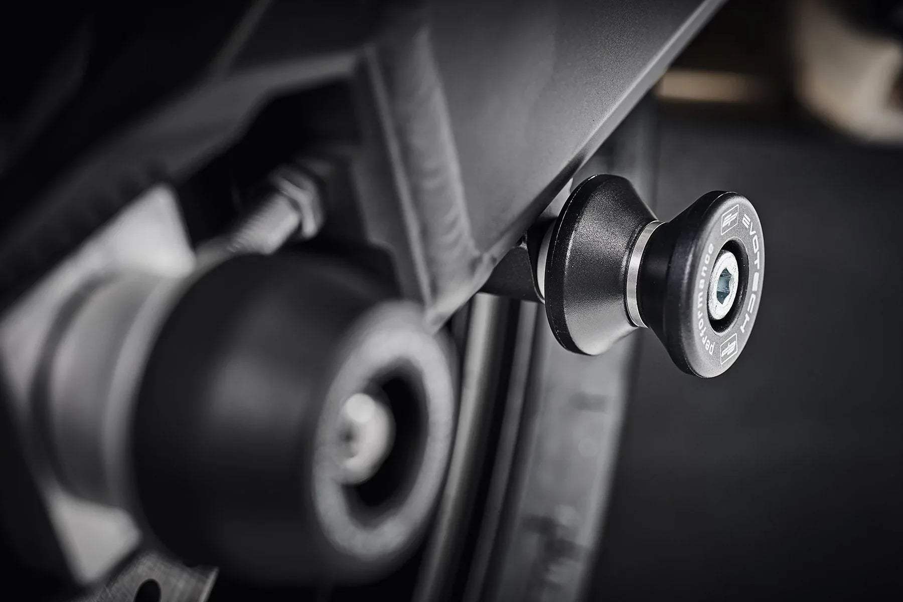 Evotech Paddock Stand Bobbins - Kawasaki Z900RS Café Performance (2018-2020) - Alu Bobbins | Evotech Performance