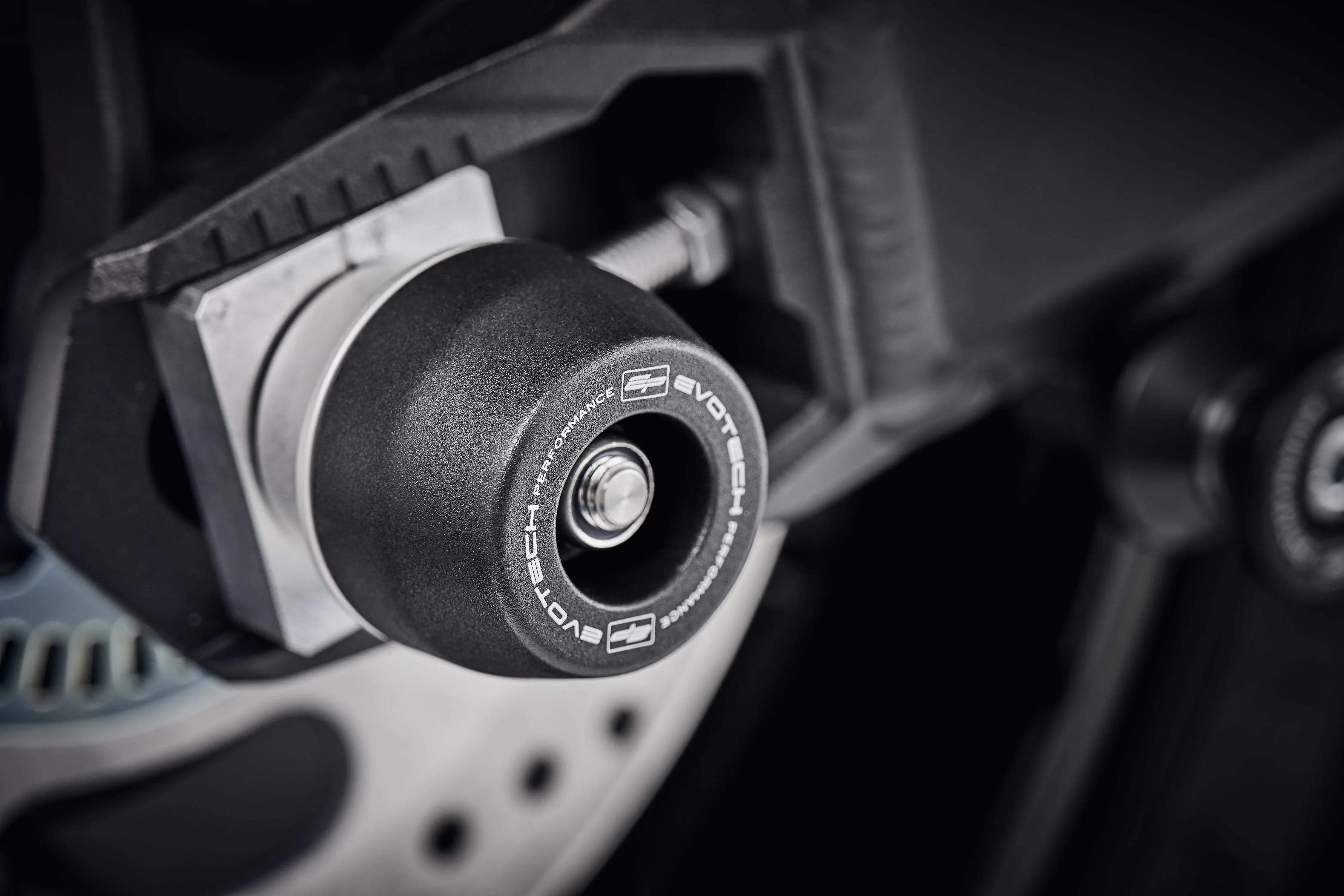 Evotech Rear Spindle Bobbins - Kawasaki Z900RS Cafe Performance (2018-2020) - Spindle Bobbins | Evotech Performance