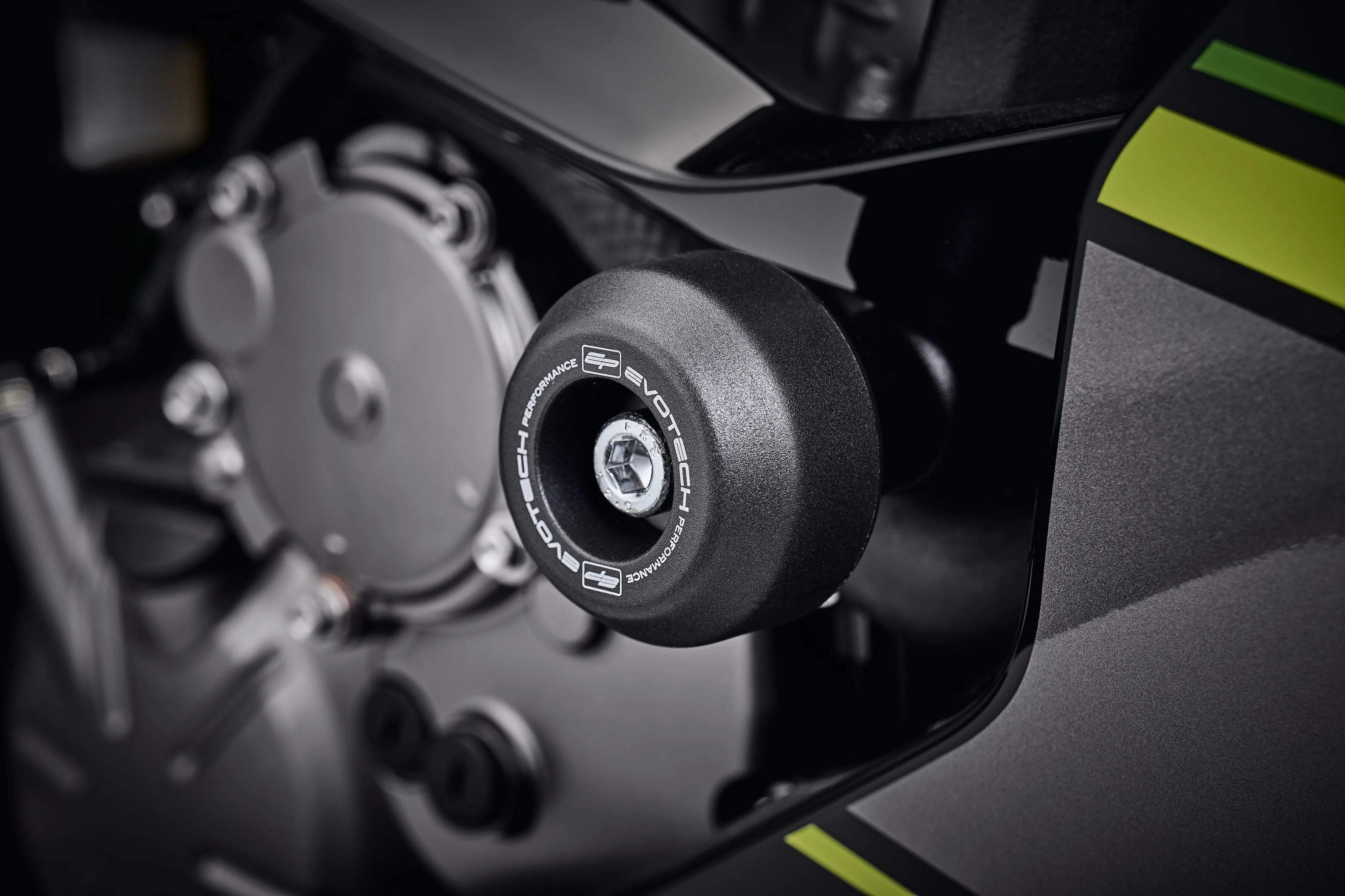 Evotech Kawasaki ZX6R Crash Protection (2019 - 2021) - Sturzpads | Evotech Performance