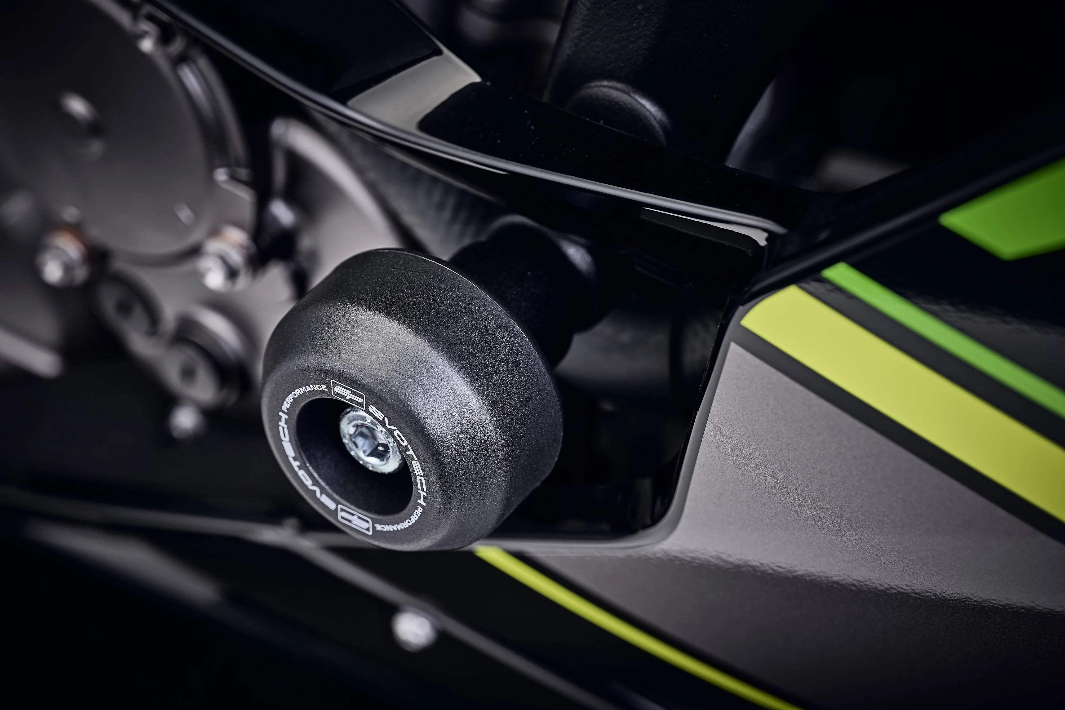 Evotech Kawasaki ZX6R Crash Protection (2019 - 2021) - Sturzpads | Evotech Performance