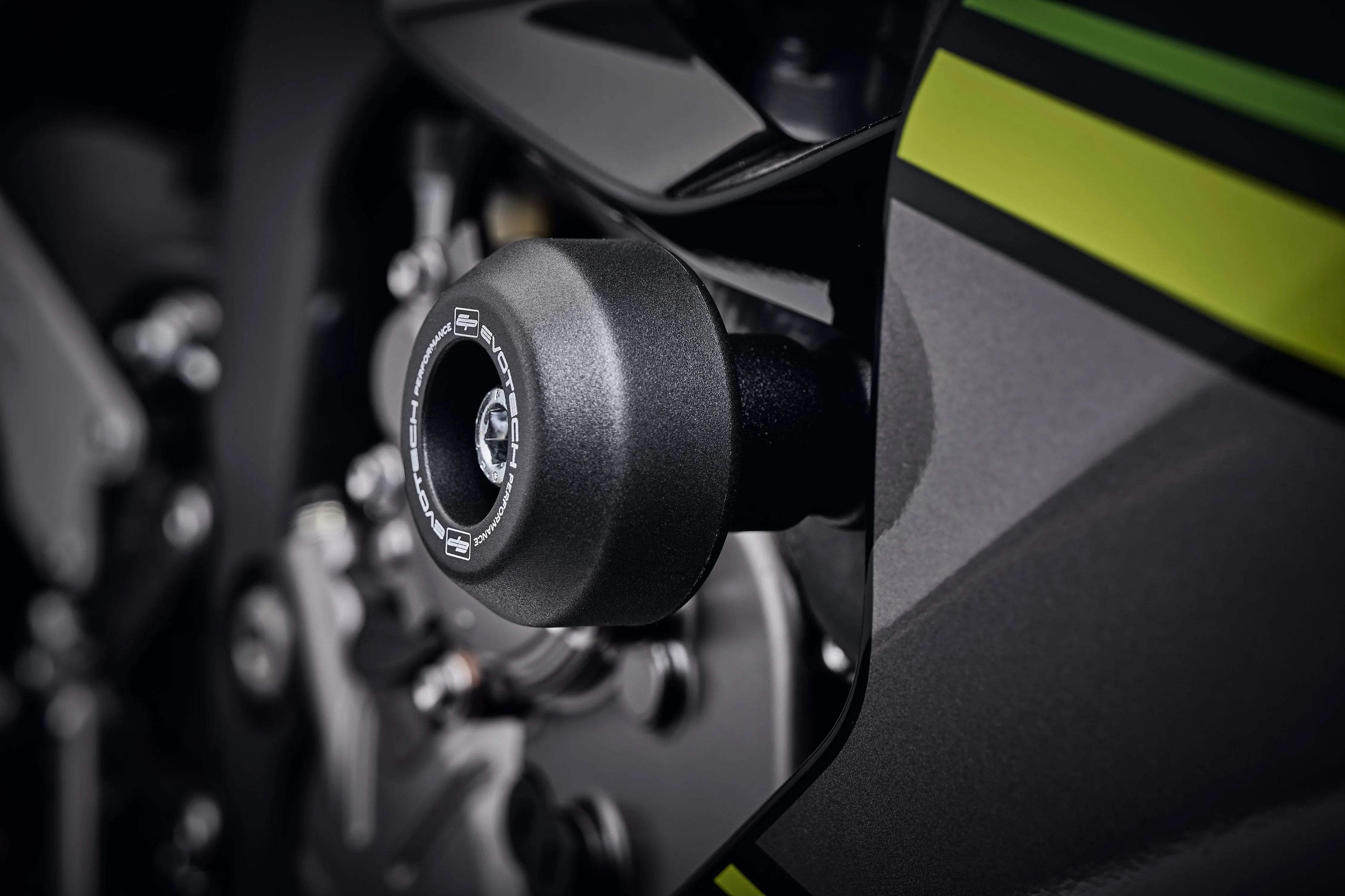 Evotech Kawasaki ZX6R Crash Protection (2019 - 2021) - Sturzpads | Evotech Performance