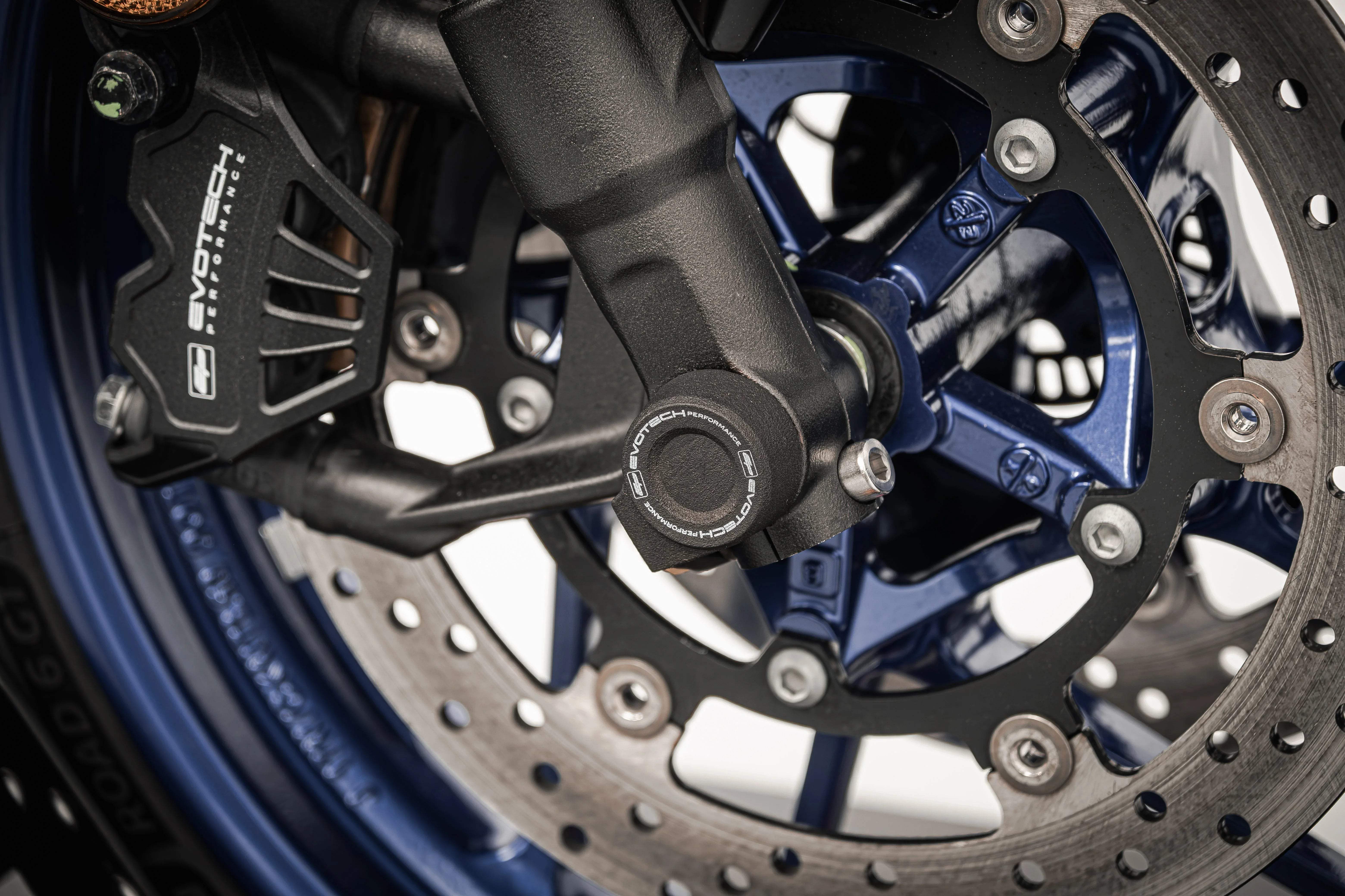 Evotech Front Spindle Bobbins - Yamaha Tracer 7 (2025+) - Spindle Bobbins | Evotech Performance