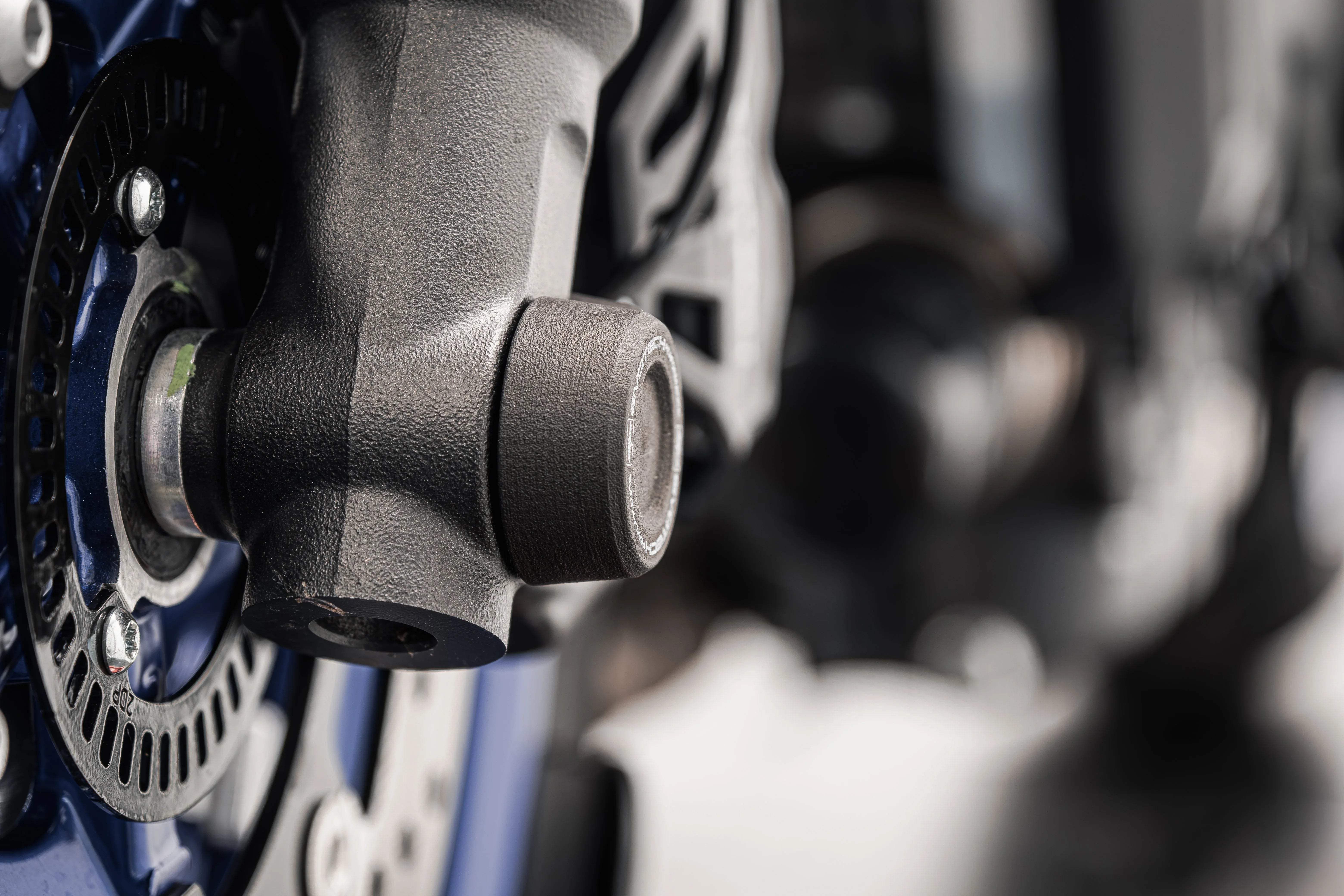 Evotech Front Spindle Bobbins - Yamaha Tracer 7 (2025+) - Spindle Bobbins | Evotech Performance