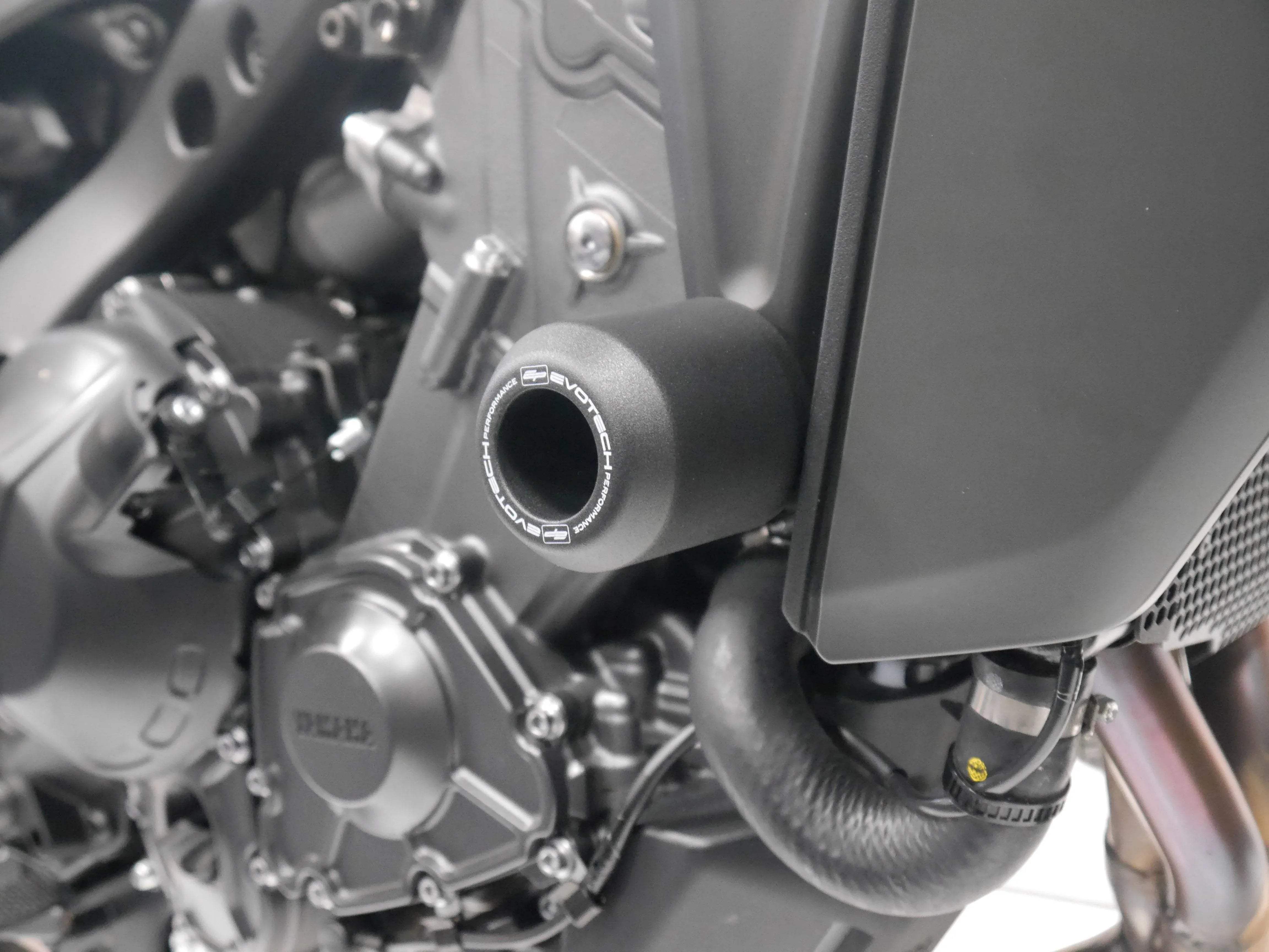 Evotech Crash Protection Bobbins - Yamaha MT-09 SP (2021-2023) - Sturzpads | Evotech Performance