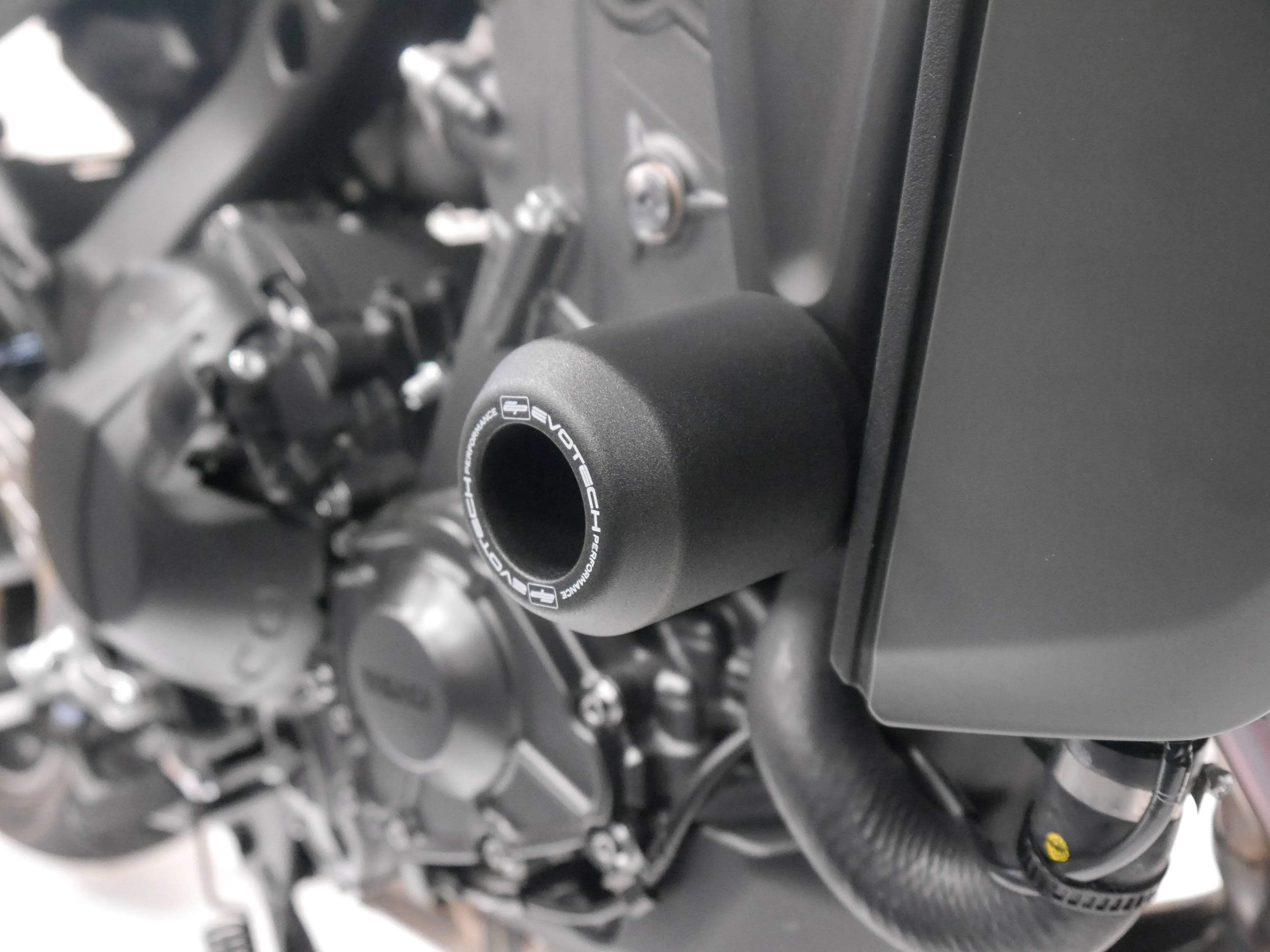 Evotech Crash Protection Bobbins - Yamaha MT-09 SP (2021-2023) - Sturzpads | Evotech Performance