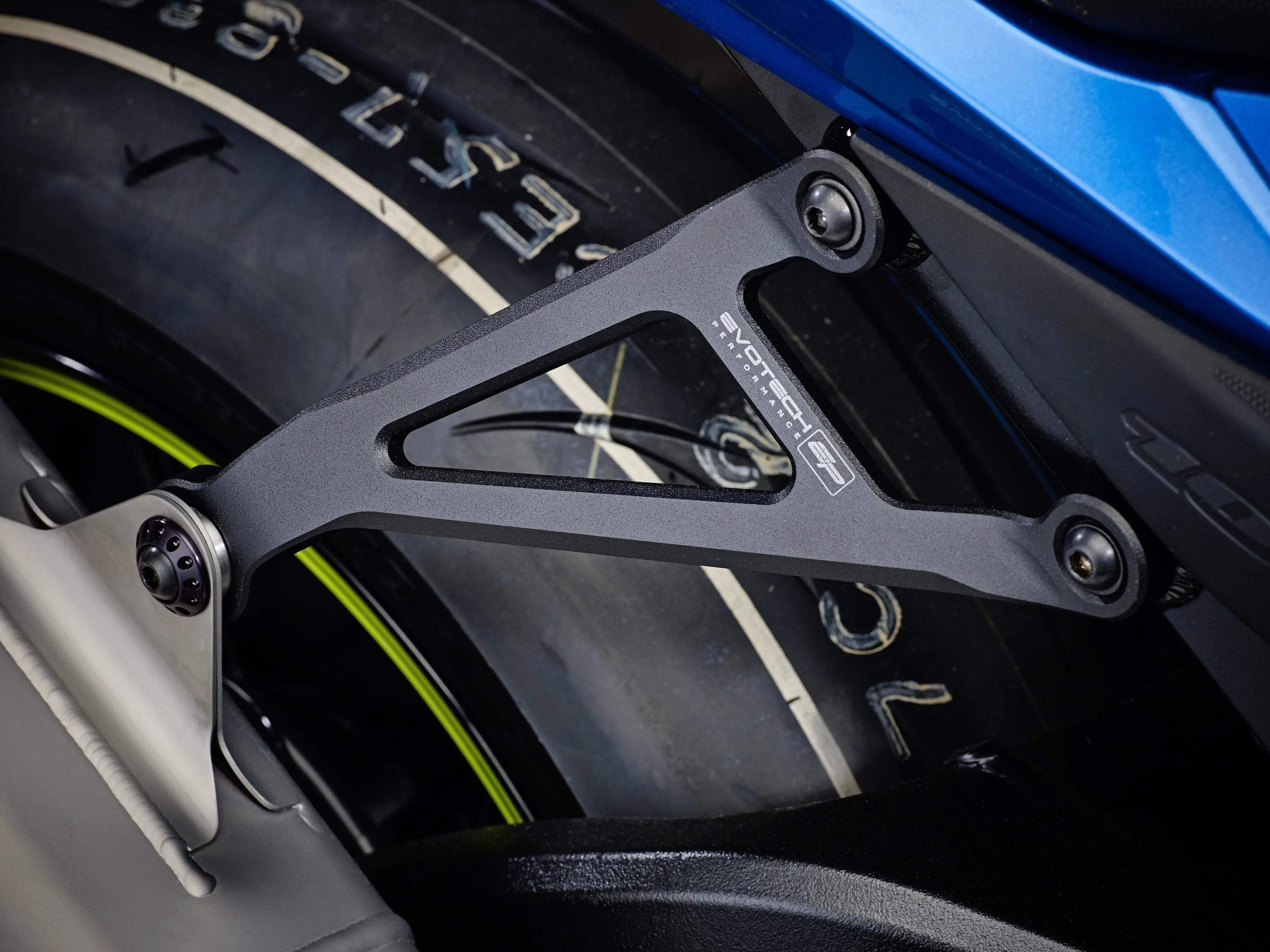 Evotech Suzuki GSX-R1000R Exhaust Hanger & Pillion Footpeg Removal Kit (2017 - 2022) - Auspuffhalterung | Evotech Performance