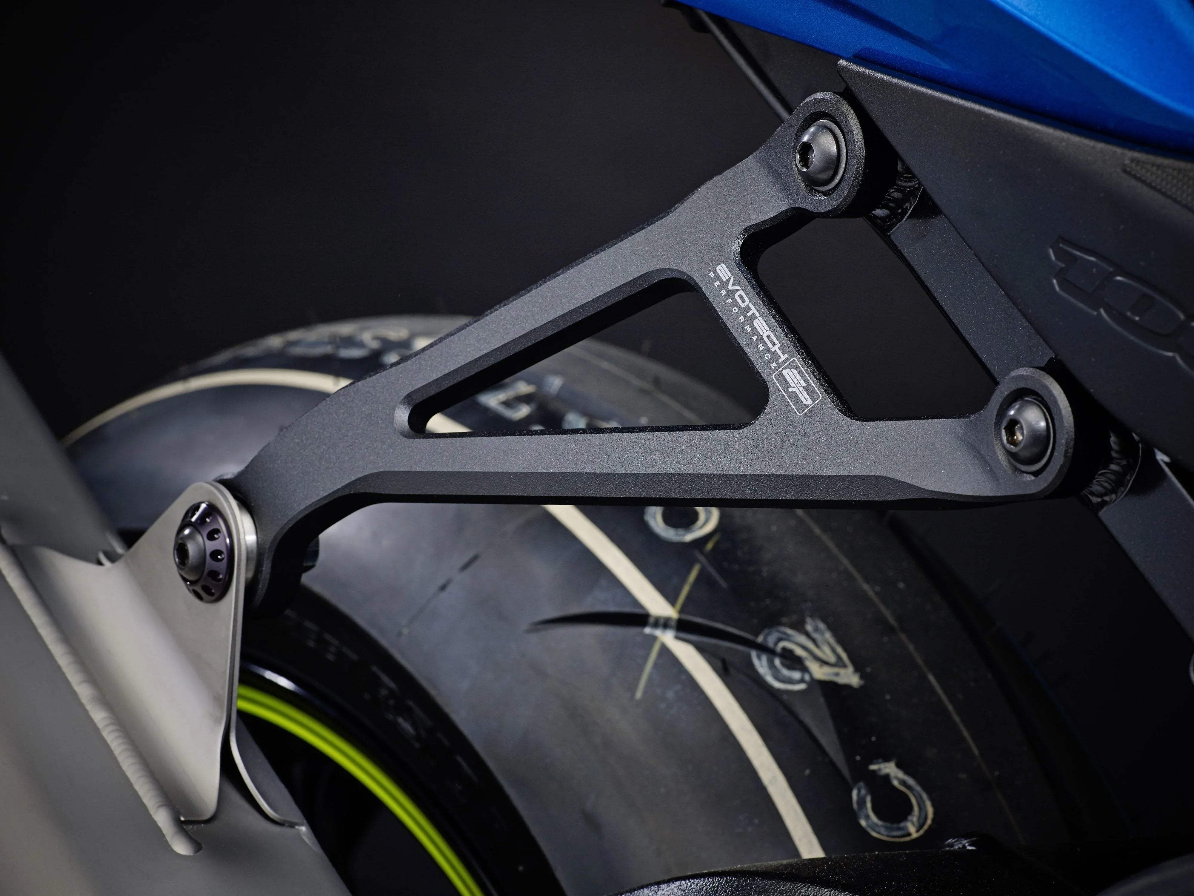 Evotech Suzuki GSX-R1000R Exhaust Hanger & Pillion Footpeg Removal Kit (2017 - 2022) - Auspuffhalterung | Evotech Performance