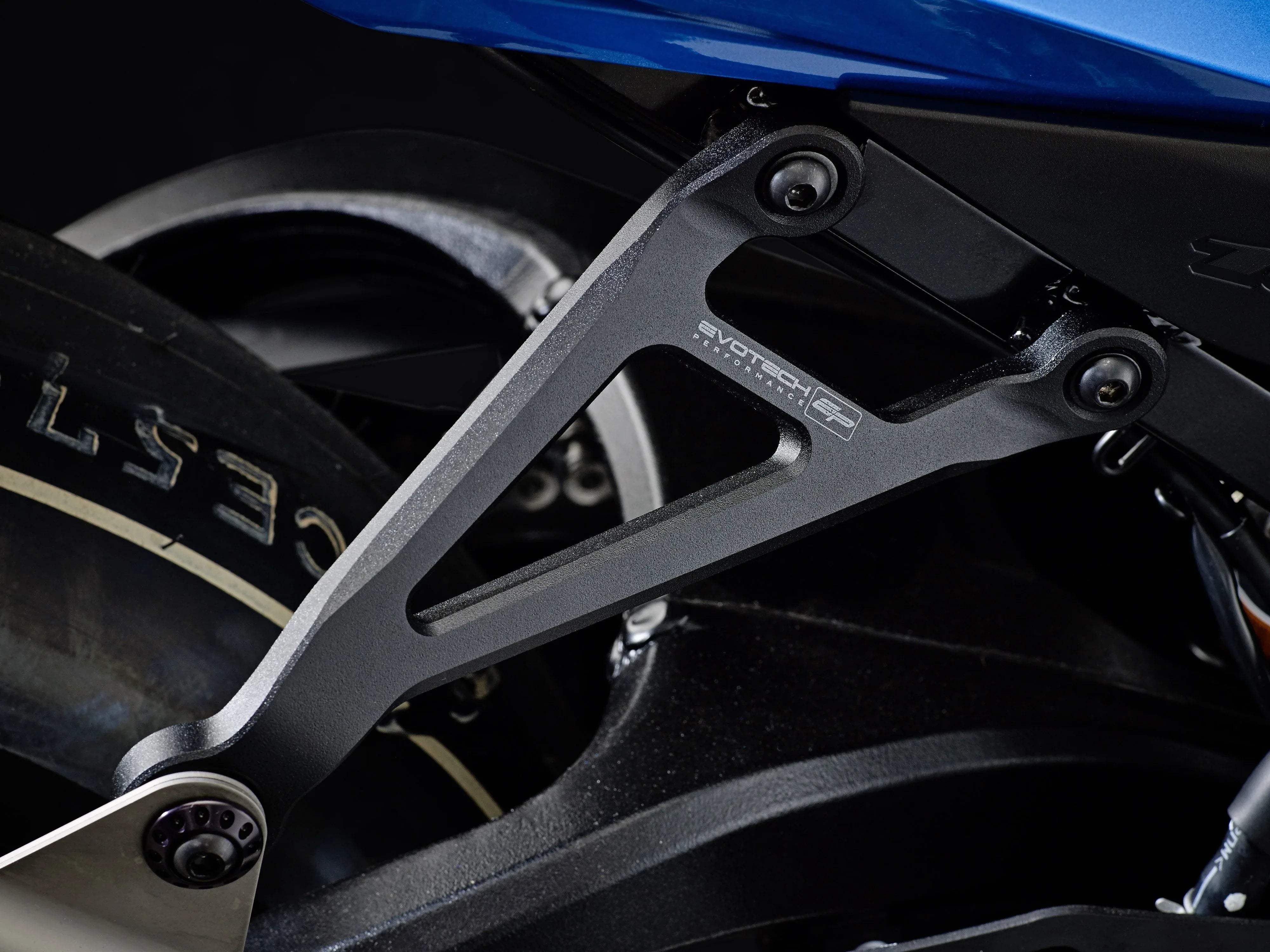 Evotech Suzuki GSX-R1000 Exhaust Hanger & Pillion Footpeg Removal Kit (2017 - 2022) - Auspuffhalterung | Evotech Performance