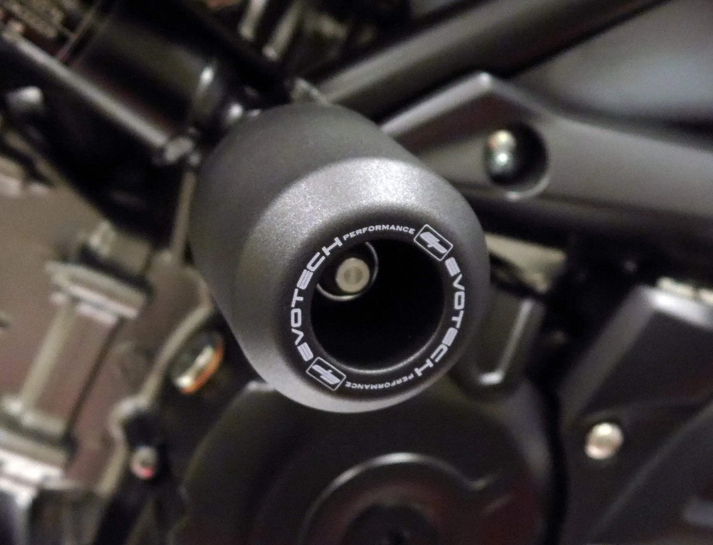 Evotech Suzuki SV650 Crash Bobbins (2016+) - Sturzpads | Evotech Performance