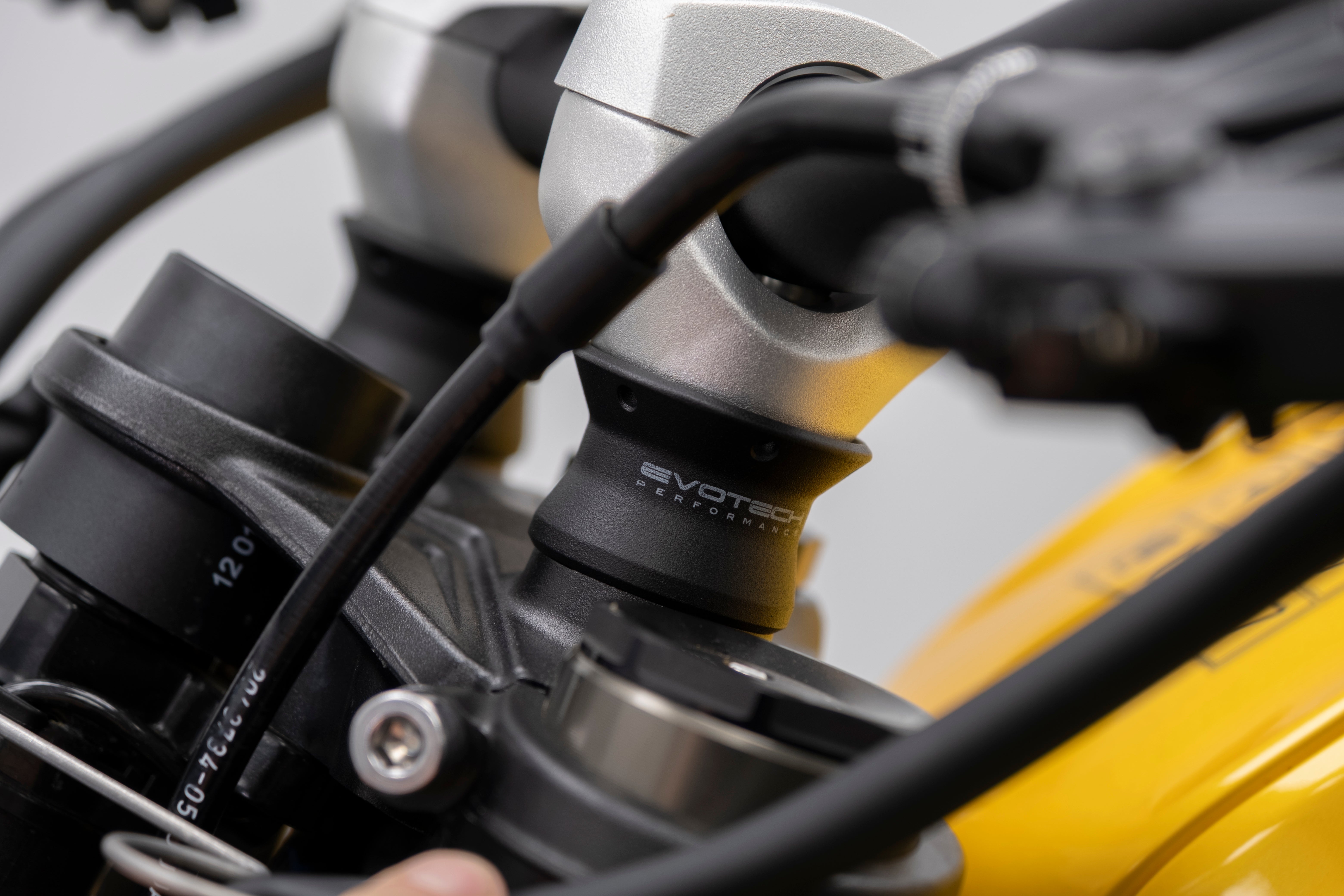 Evotech Handlebar Riser - Triumph Street Triple RS (2017 - 2019)