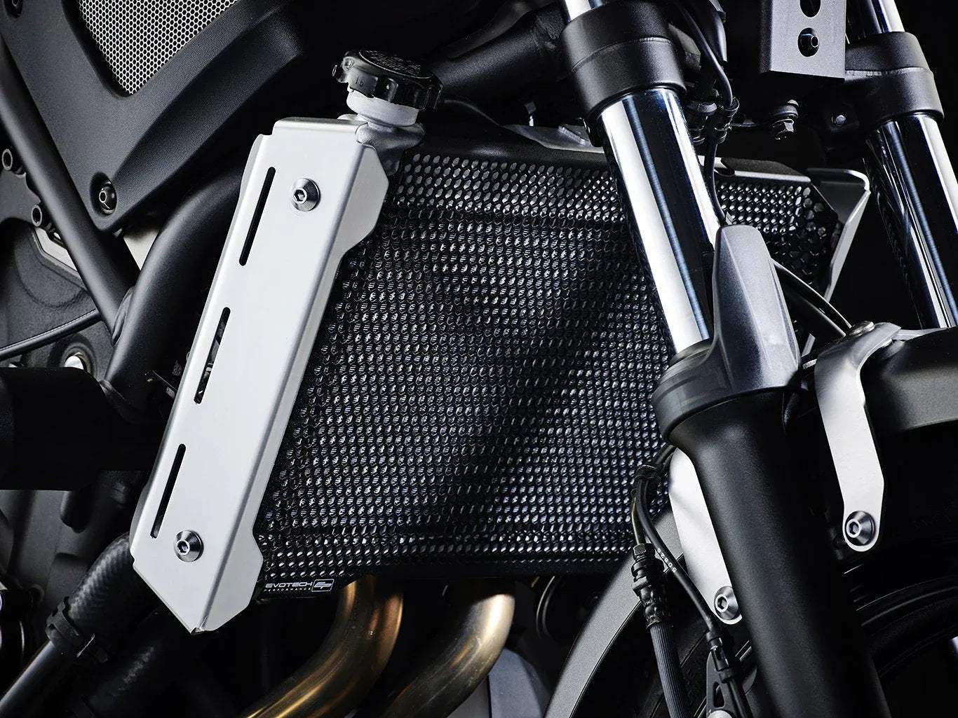 Evotech Yamaha FZ-07 Radiator Guard 2013-2017 - Kühlerschutzgitter | Evotech Performance