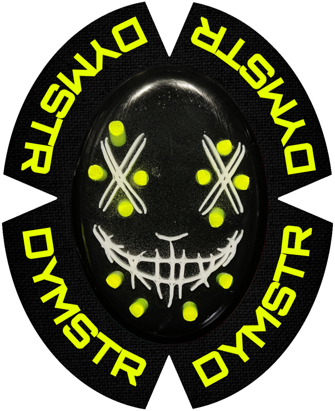 Schwarzer Kunststoff Knieschleifer mit gelber DYMSTR Schrift auf dem Klett. Ein weißes Nail Face mit gelben Titan Stäben. Dieser Knieschleifer macht Sparky Funken beim Schleifen auf der Straße.