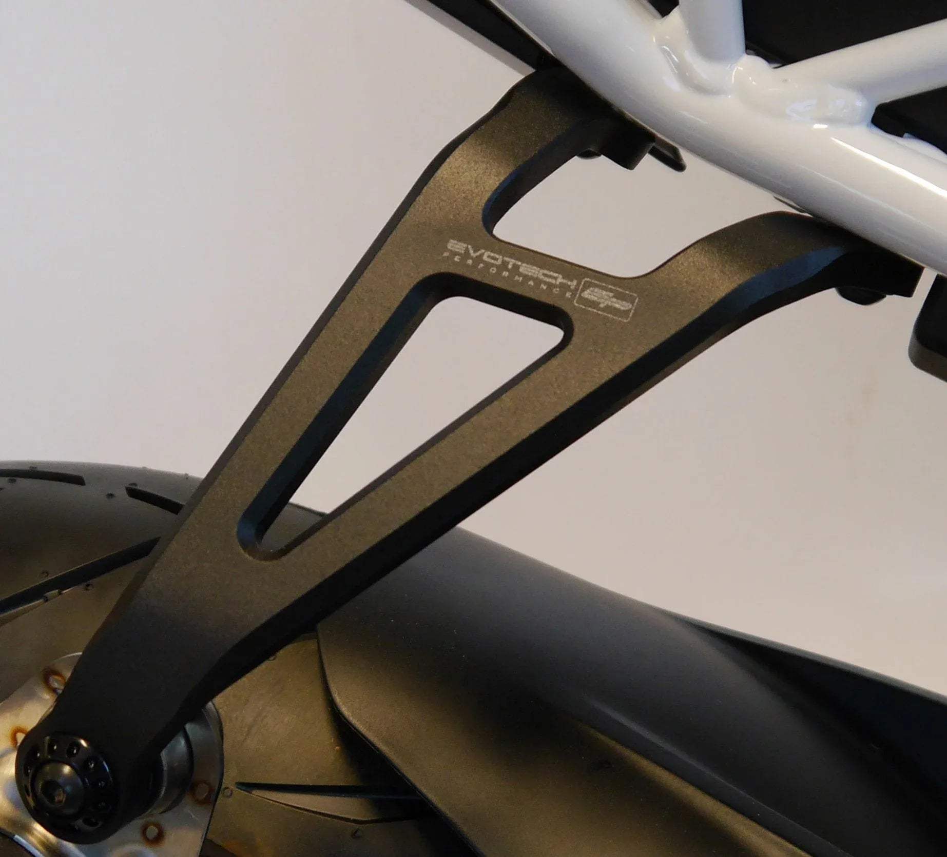 Evotech KTM 1290 Super Duke R Exhaust Hanger Bracket 2017 - 2019 - Auspuffhalterung | Evotech Performance