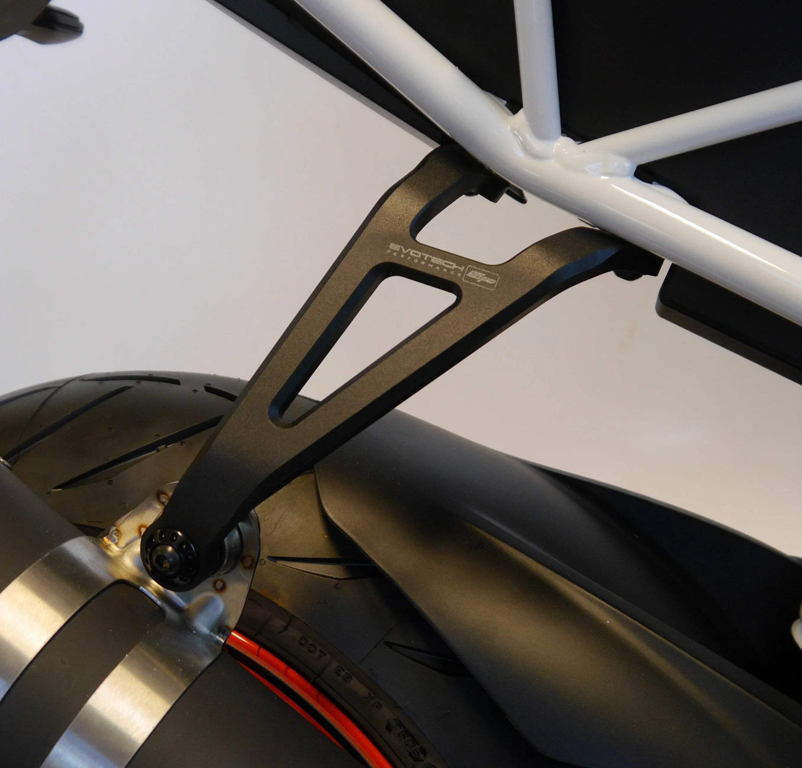 Evotech KTM 1290 Super Duke R Exhaust Hanger Bracket 2017 - 2019 - Auspuffhalterung | Evotech Performance